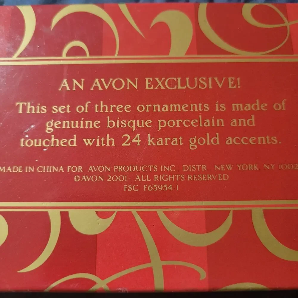 Avon‎ Porcelain Ornament Gift Set Box of 3 ornaments with 24 Karat trim